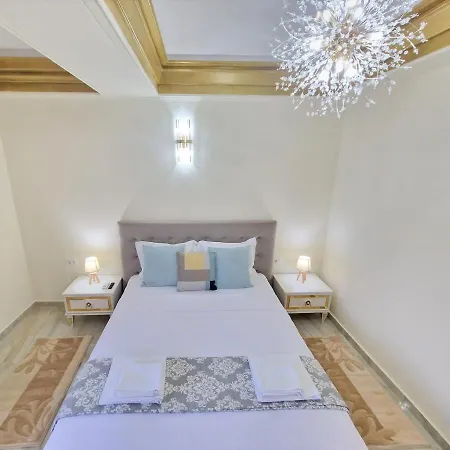 Laroka House Luxury Center Universitate